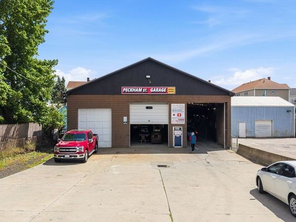 213 Peckham St, Fall River, MA 02724