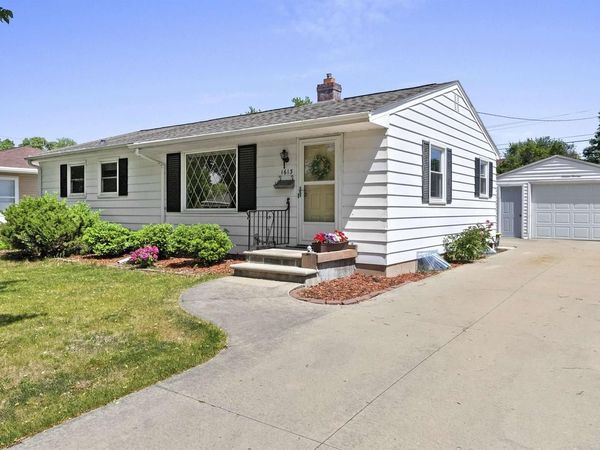 1613 JAY LANE, Green Bay, WI 54304