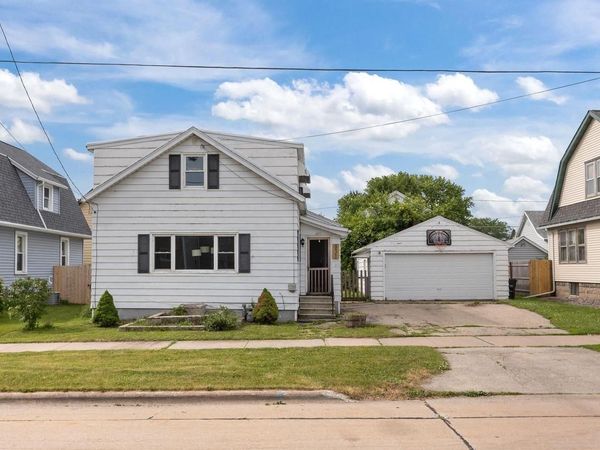 831 WINNEBAGO AVENUE, Oshkosh, WI 54901