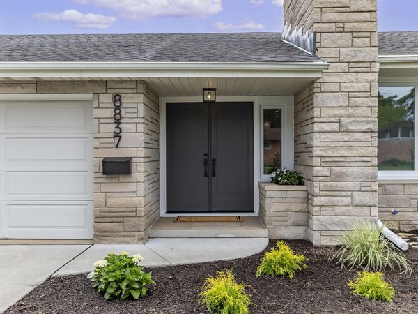 8837 Parkway Drive , Highland, IN 46322