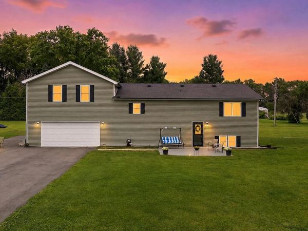 5653 S 425 W , La Porte, IN 46350