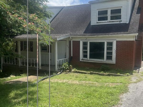 900 W 2nd Ave, Lenoir City, TN 37771