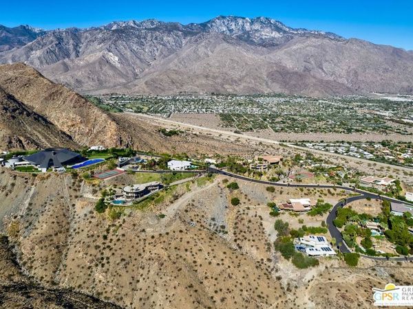 2390 Southridge Dr , Palm Springs, CA 92264