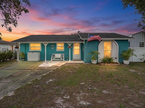 7906 WOODVINE CIRCLE, TAMPA, FL 33615