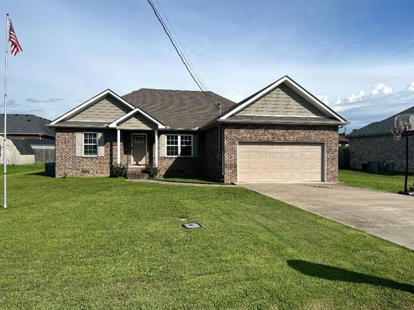 333 Shelby Cir , Shelbyville, TN 37160