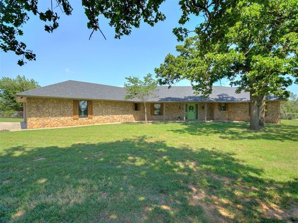 1 Horseshoe Lane, McLoud, OK 74851