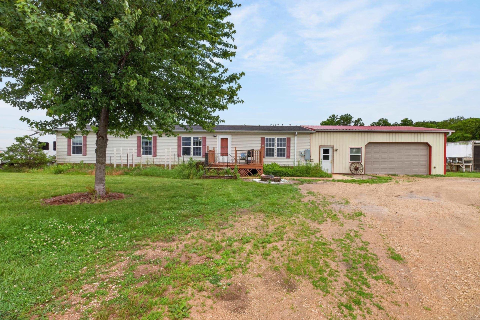 104 Grand Scenic Drive, Shell Rock, IA 50670 Main Photo