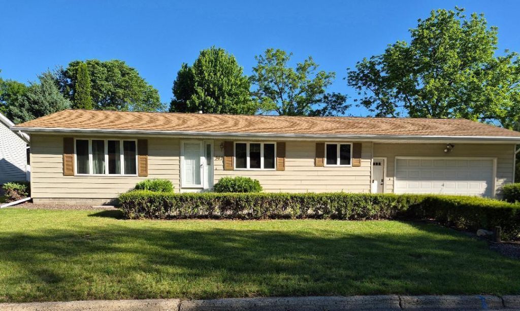 302 Sunrise Lane, Marshall, MN 56258