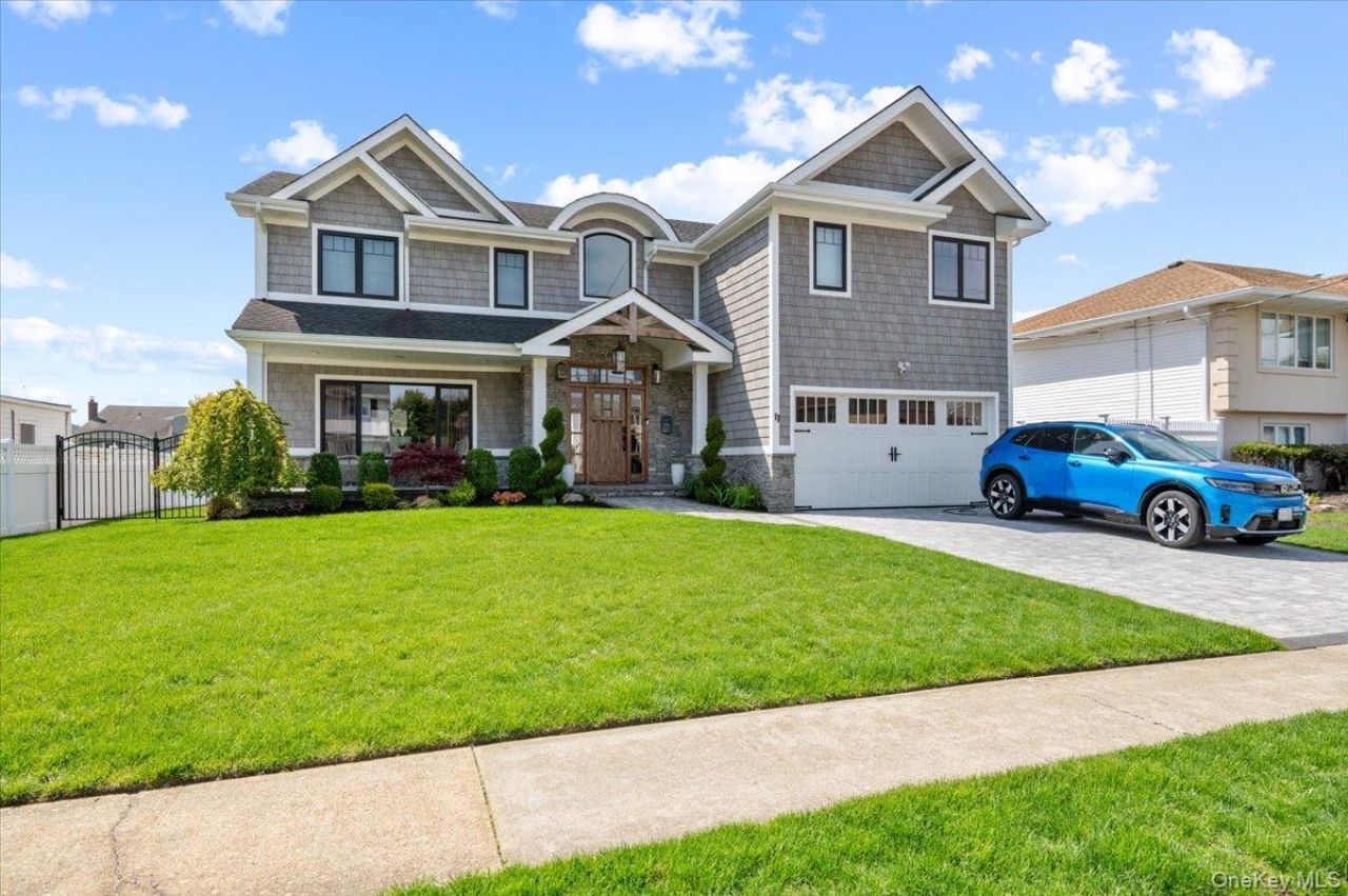 17 Anchor Drive, Massapequa, NY 11758 Main Photo