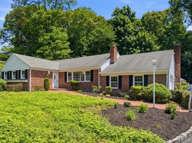 92 Christian Avenue, Stony Brook, NY 11790