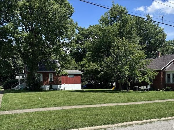 224 N Locust Street , Greenville, IL 62246