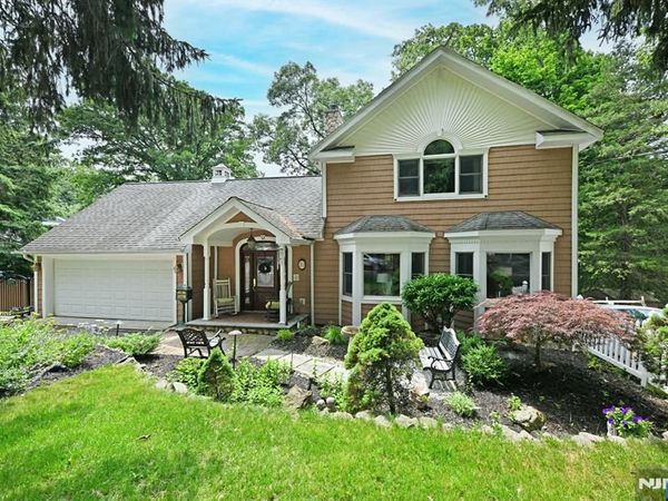 8 Myrtle Street, MONTVALE, NJ 07645