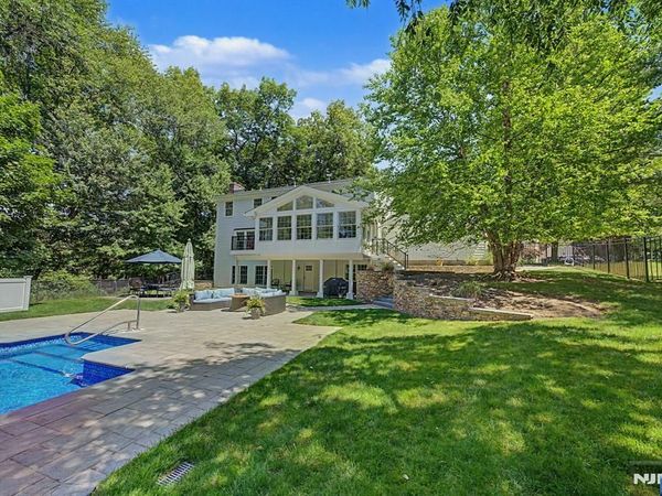 11 Goose Cove Lane, RAMSEY, NJ 07446