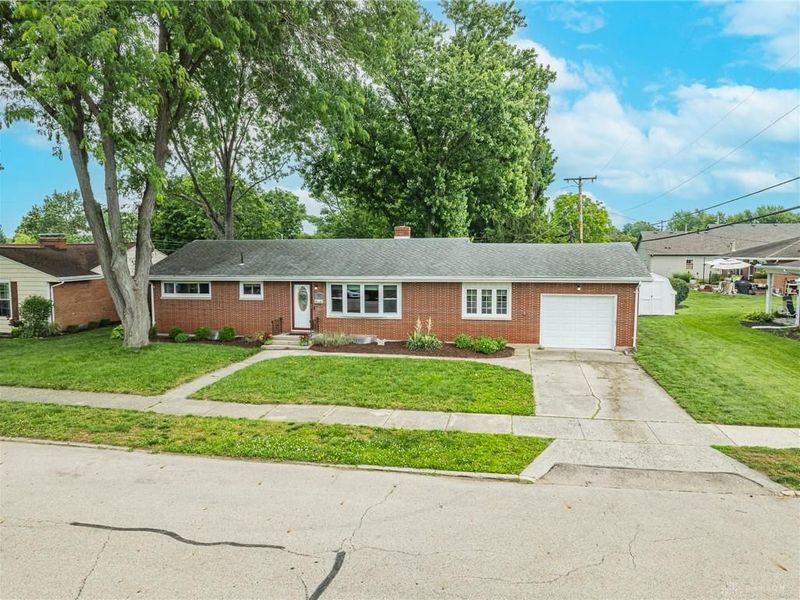 23 Dronfield Road, Troy, OH 45373 Photo 1