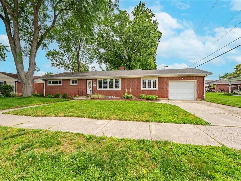 23 Dronfield Road, Troy, OH 45373 Photo 2