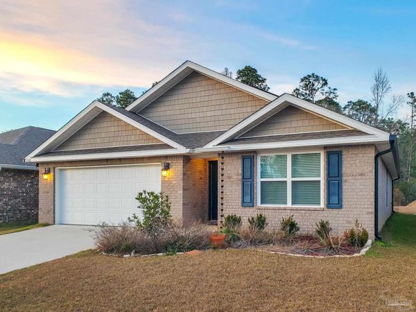 7332 Lakeside Oak Ct, Pensacola, FL 32526