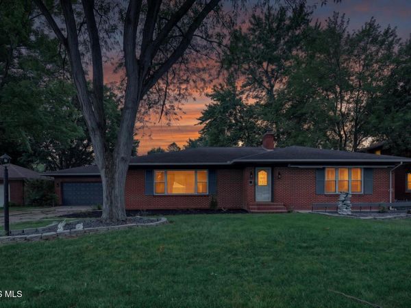 201 Sheffield Avenue , Napoleon, OH 43545
