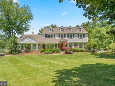 12 CHOWNING DRIVE, MALVERN, PA 19355