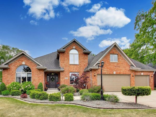 1916 Maplewood Lane , Munster, IN 46321