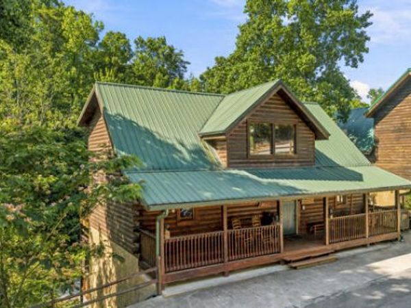 620 Chickasaw Gap Way, Pigeon Forge, TN 37863