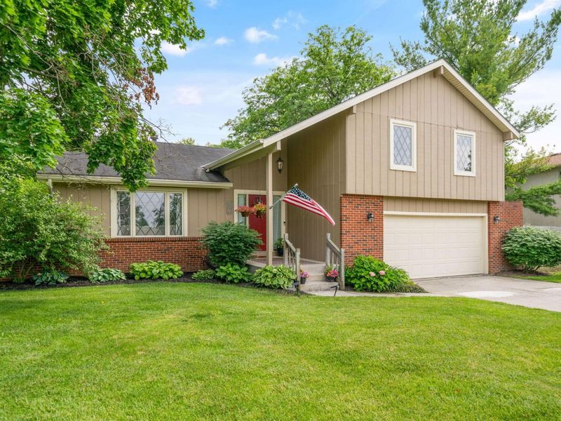 1870 Hickory Hill Drive, Columbus, OH 43228 Photo 2
