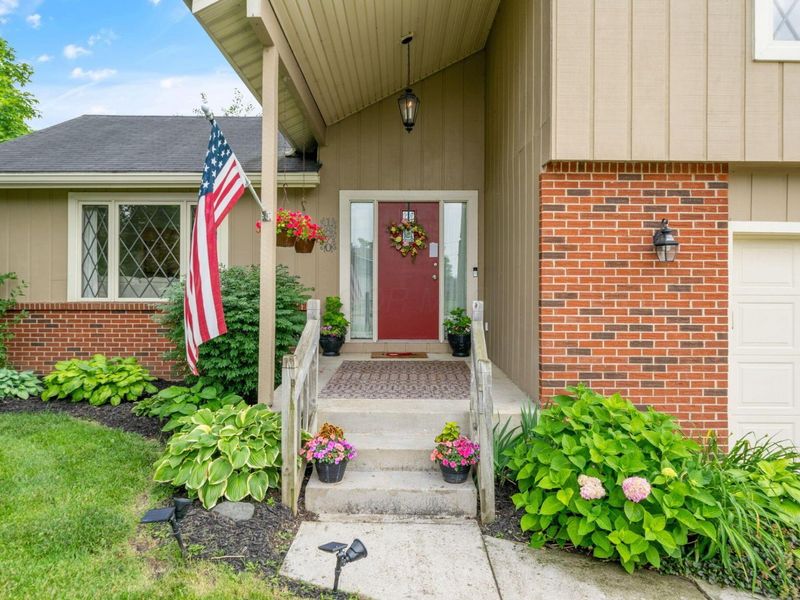 1870 Hickory Hill Drive, Columbus, OH 43228 Photo 3