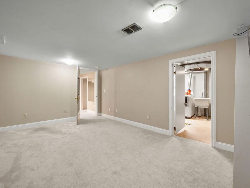 1870 Hickory Hill Drive, Columbus, OH 43228 Photo 43