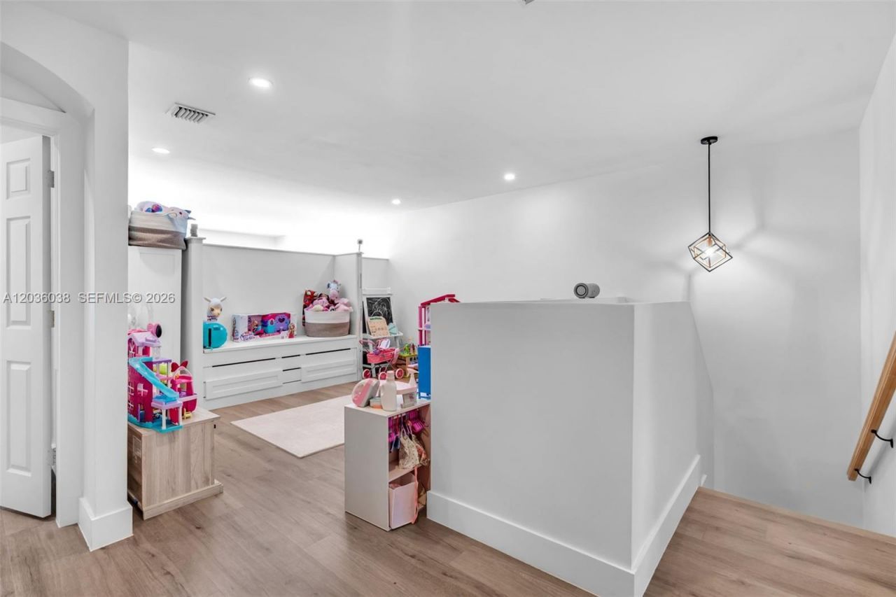 11203 NW 73rd Ter, Doral, FL 33178 Photo