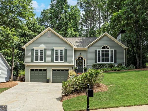 916 Fernwood Road, Woodstock, GA 30189
