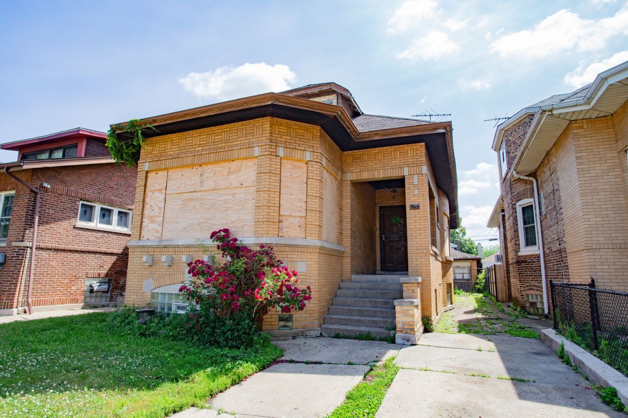 8255 S Saint Lawrence Avenue , Chicago, IL 60619 Main Photo
