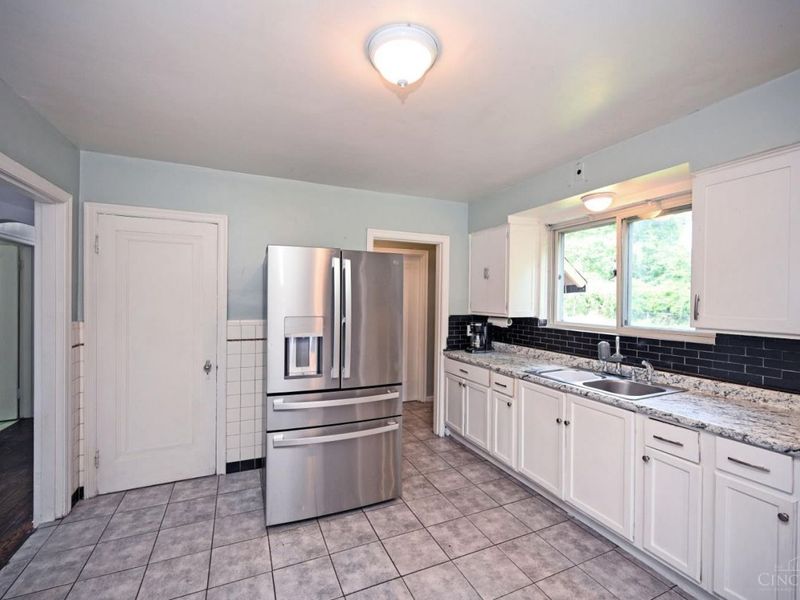3948 Holman Circle, Silverton, OH 45236 Photo 26