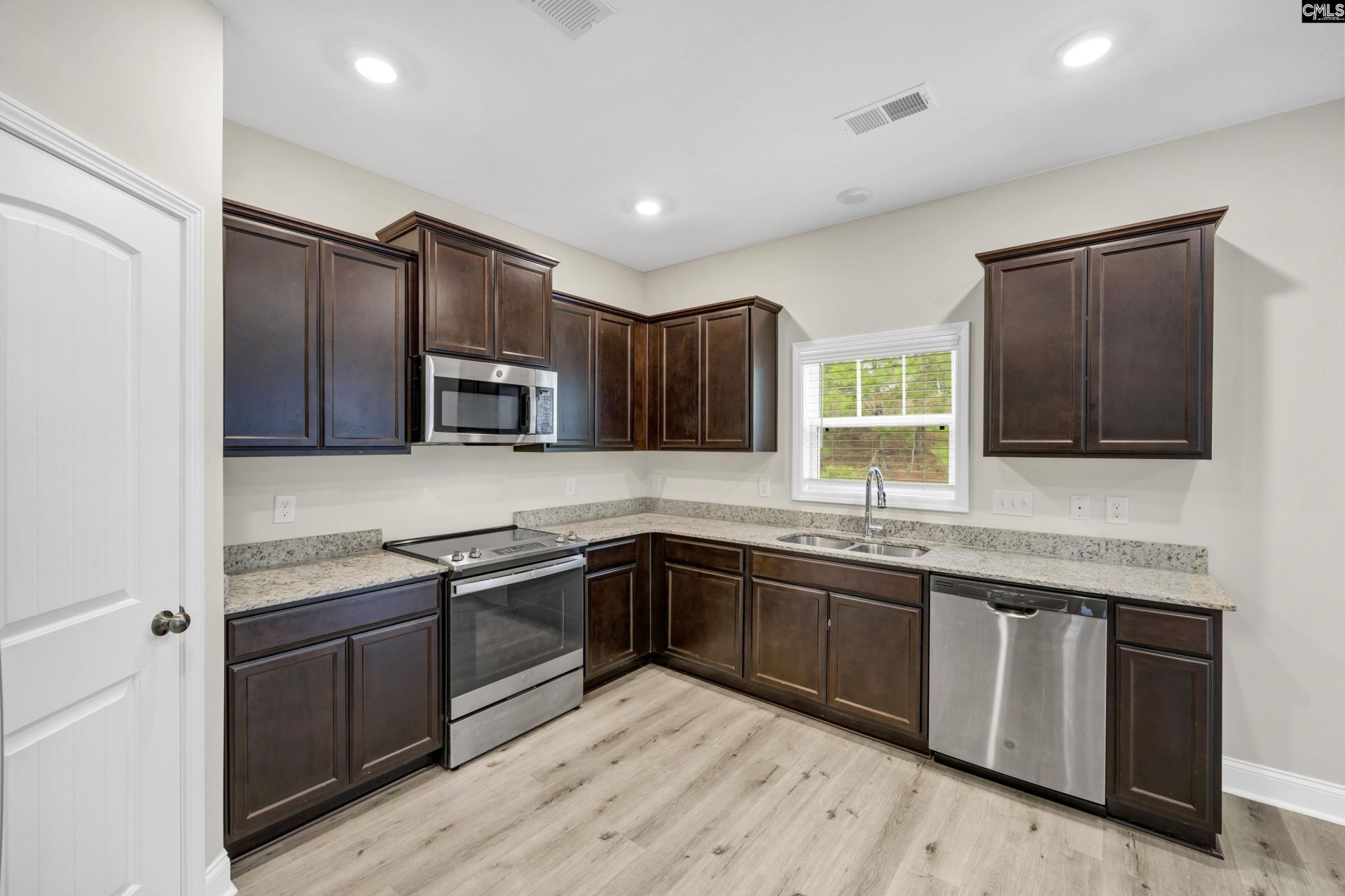 205 Long Iron Court  Photo 6