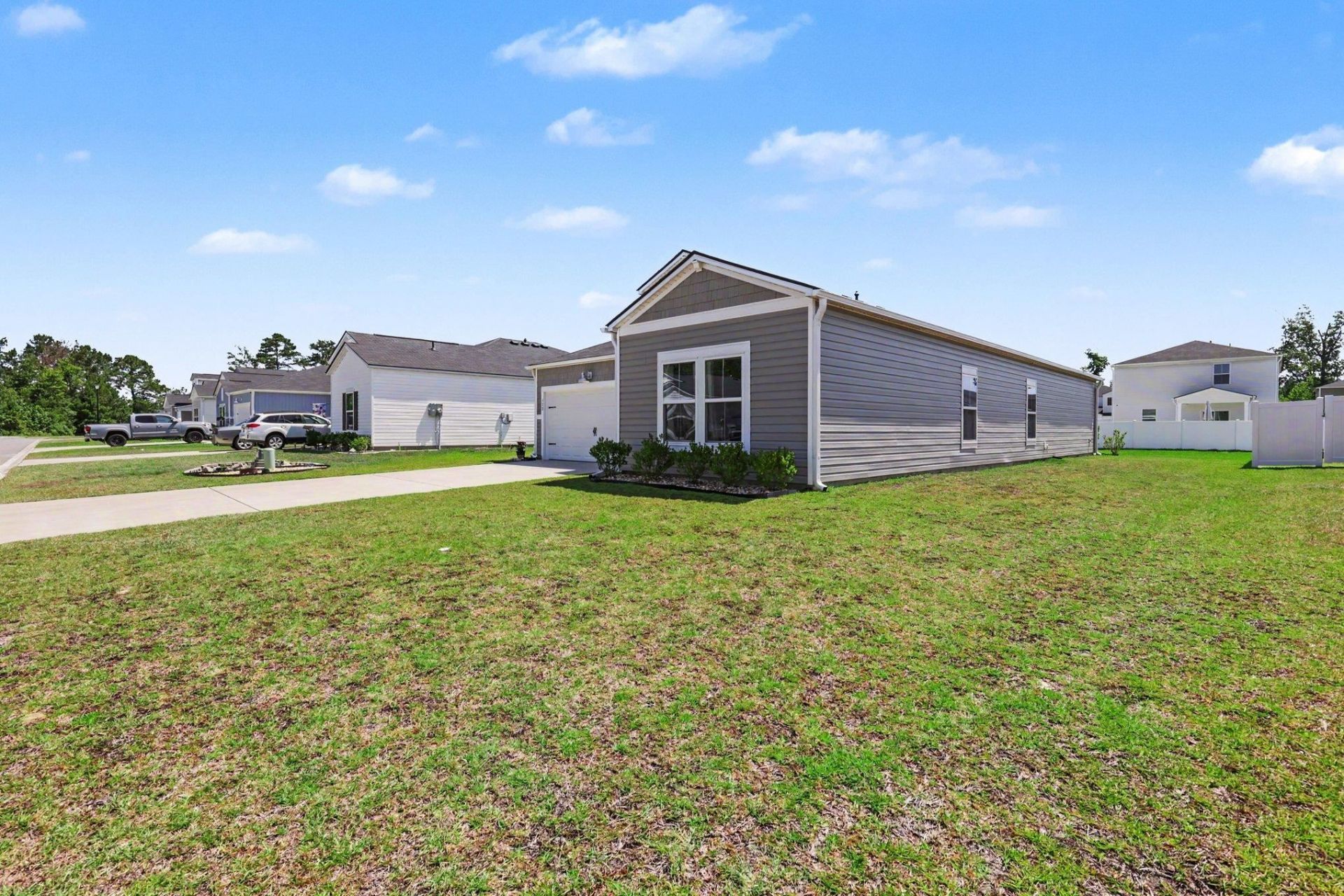 172 Fox Rae Dr.  Photo 4