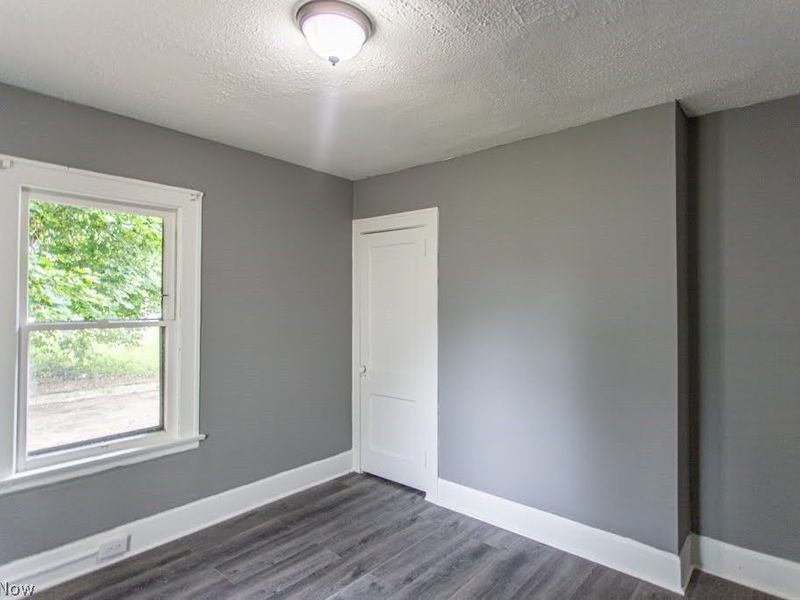 303 E Ravenwood Avenue , Youngstown, OH 44507 Photo 13