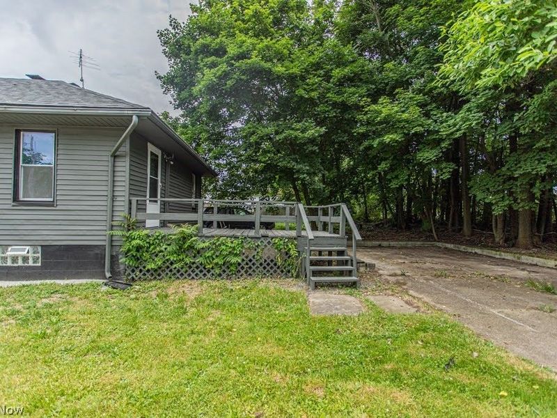 303 E Ravenwood Avenue , Youngstown, OH 44507 Photo 18