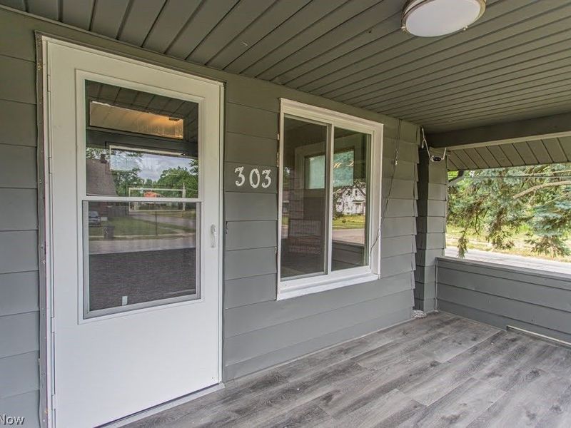 303 E Ravenwood Avenue , Youngstown, OH 44507 Photo 4