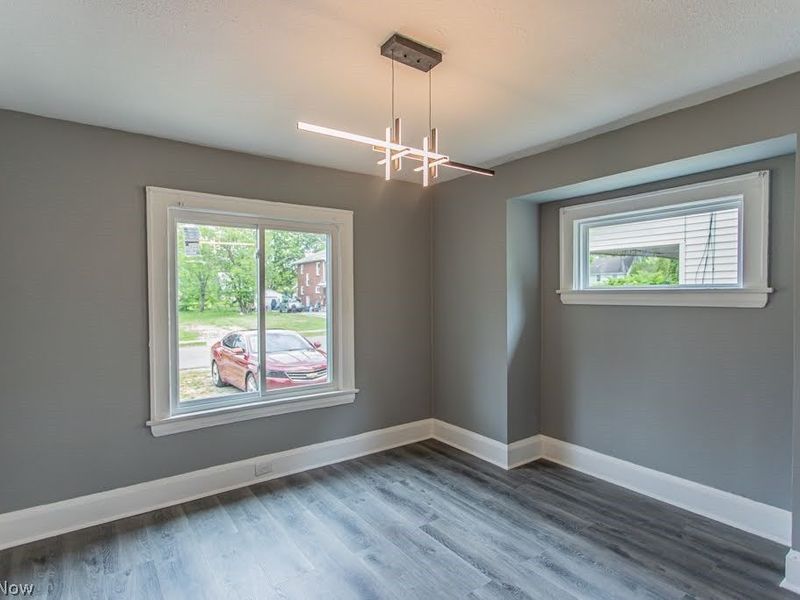 303 E Ravenwood Avenue , Youngstown, OH 44507 Photo 7