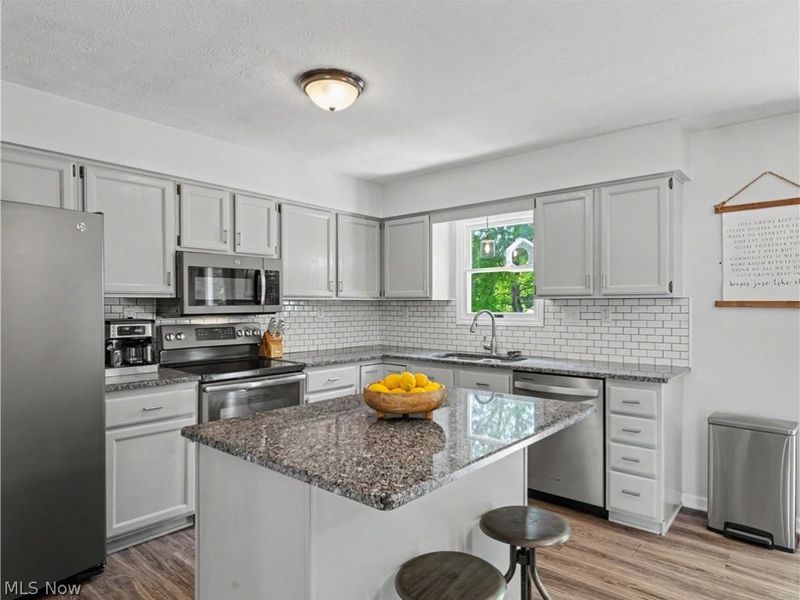 408 Abbyshire Road, Akron, OH 44319 Photo 6