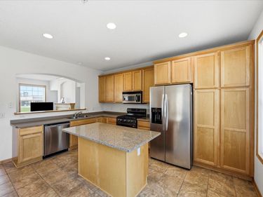 8262 Labont Way, Unit 5, Eden Prairie, MN 55344