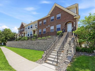 8262 Labont Way, Unit 5, Eden Prairie, MN 55344