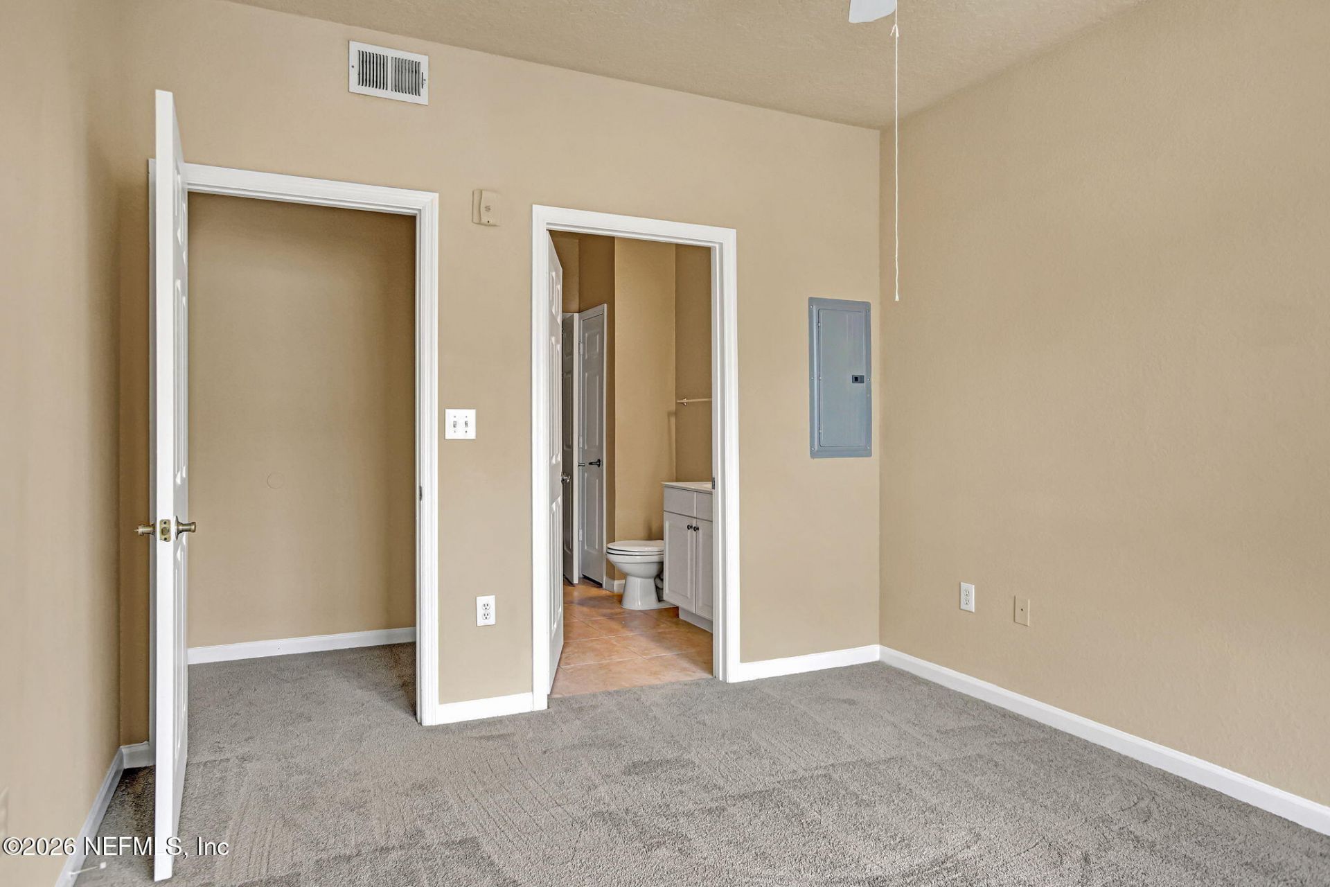8539 Gate Parkway W, Unit 9330, Jacksonville, FL 32216 Photo