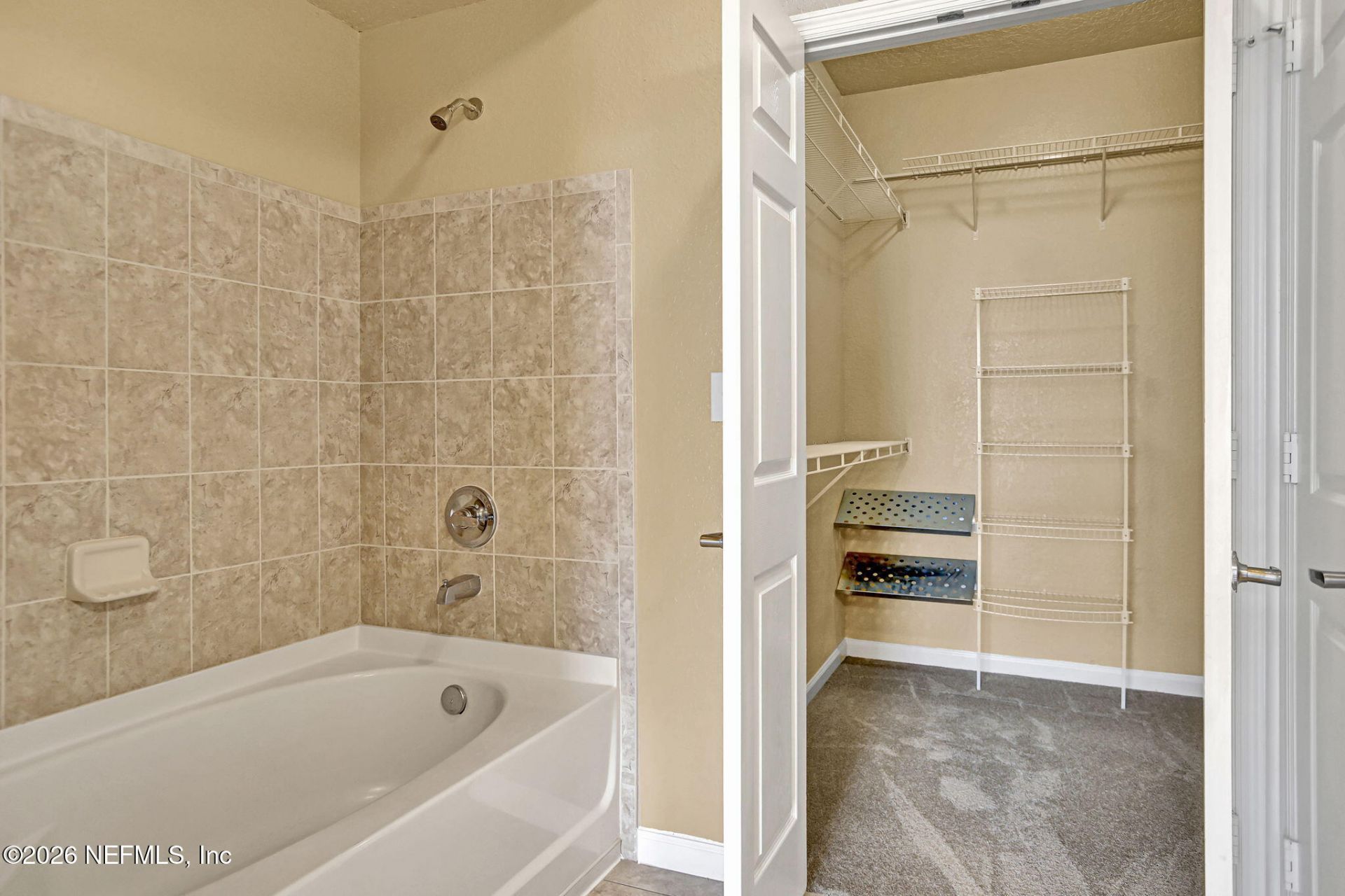 8539 Gate Parkway W, Unit 9330, Jacksonville, FL 32216 Photo