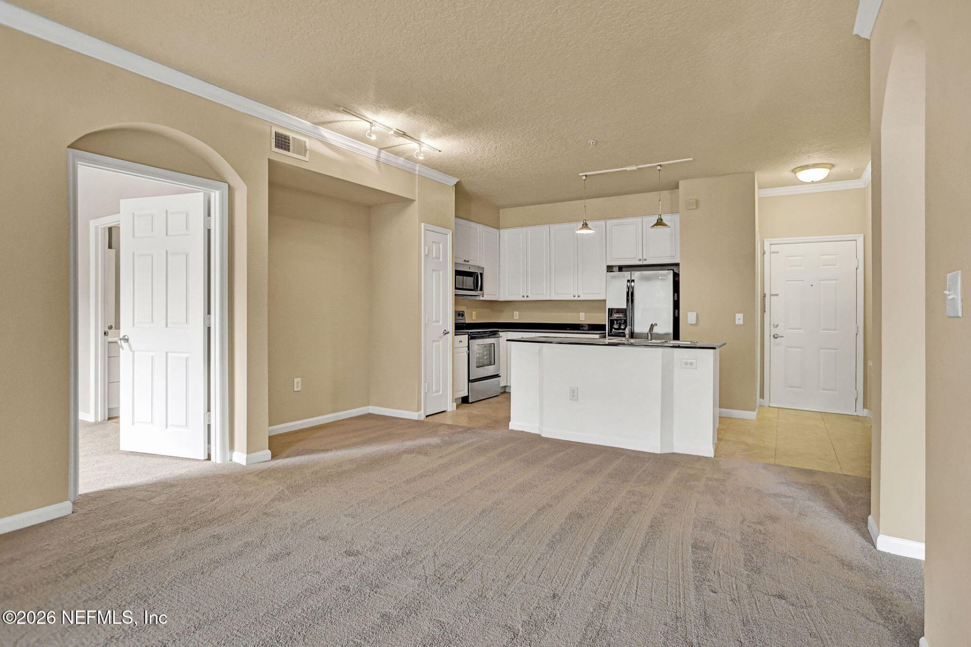 8539 Gate Parkway W, Unit 9330, Jacksonville, FL 32216 Photo
