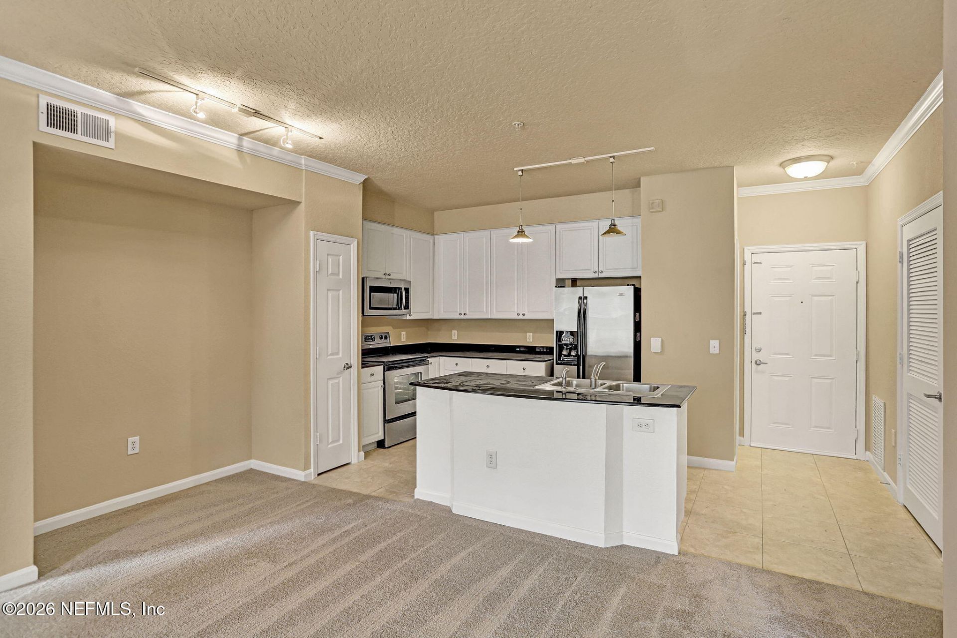 8539 Gate Parkway W, Unit 9330, Jacksonville, FL 32216 Photo