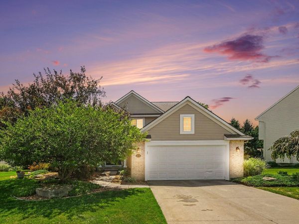 6630 Cannon Farms Drive NE, Rockford, MI 49341