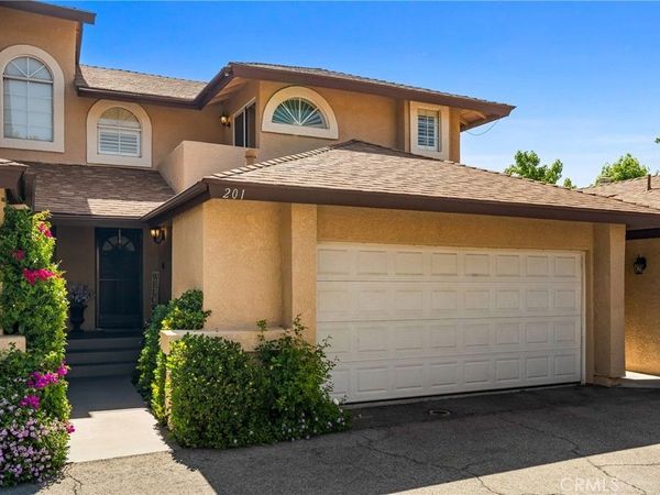 22914 Banyan Pl, Unit 201, Saugus, CA 91390