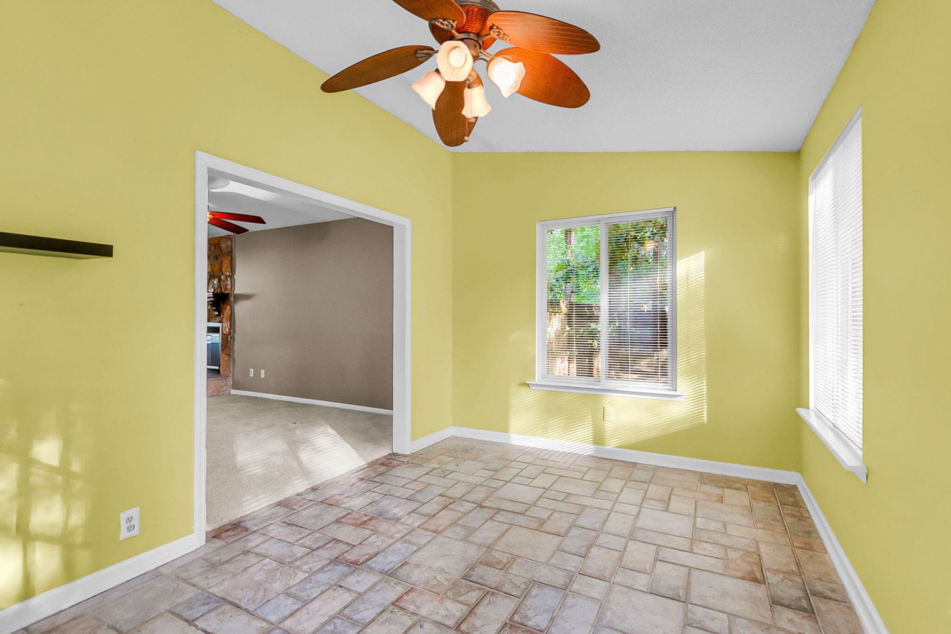 105 Bridgecreek Drive Photo 10
