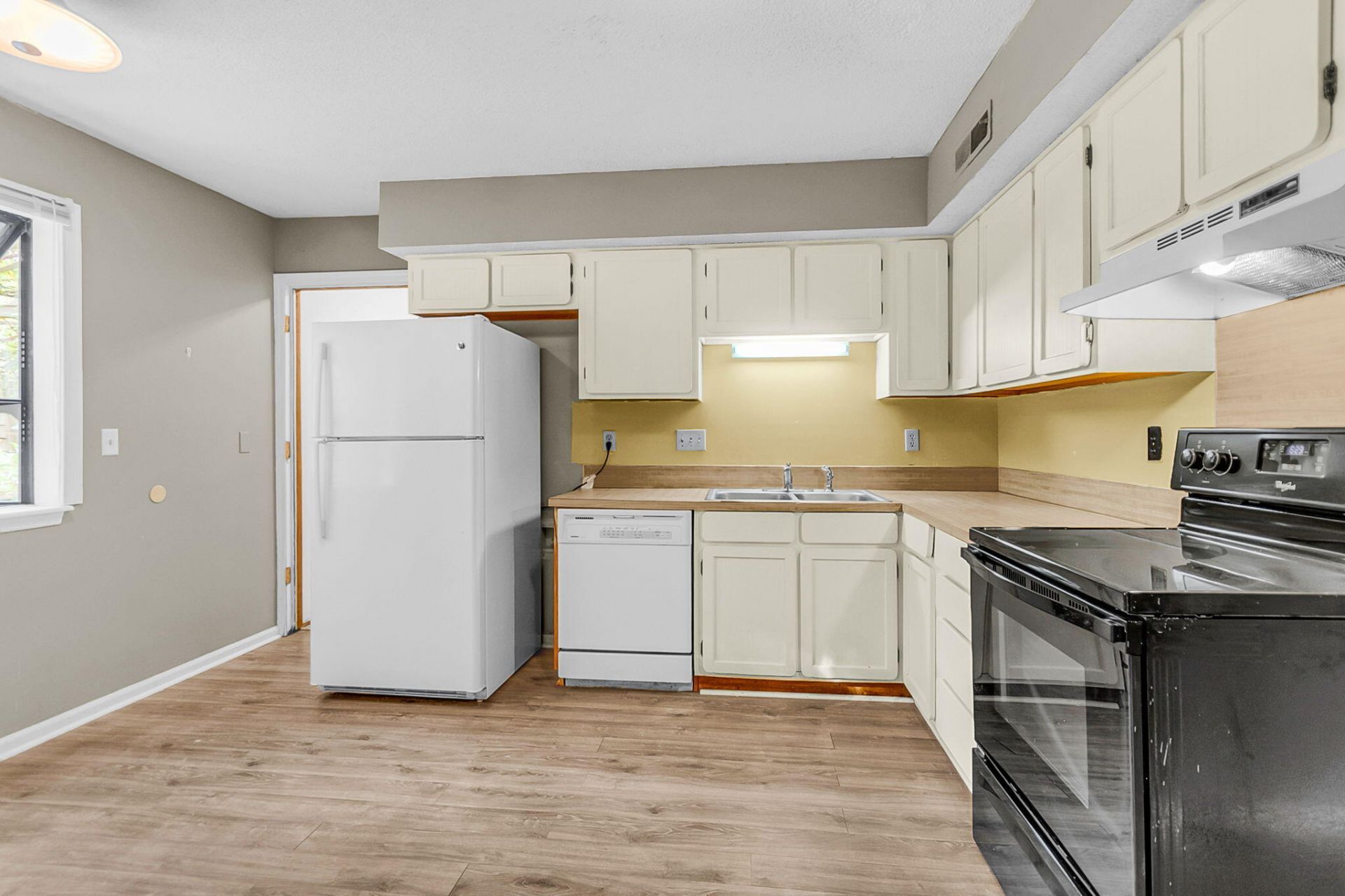 105 Bridgecreek Drive Photo 13