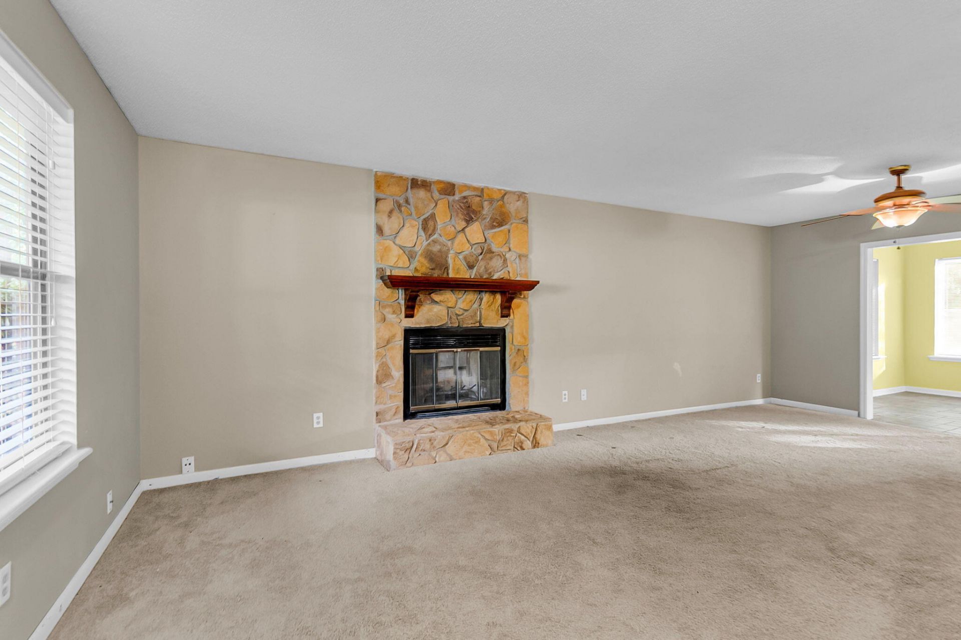 105 Bridgecreek Drive Photo 4