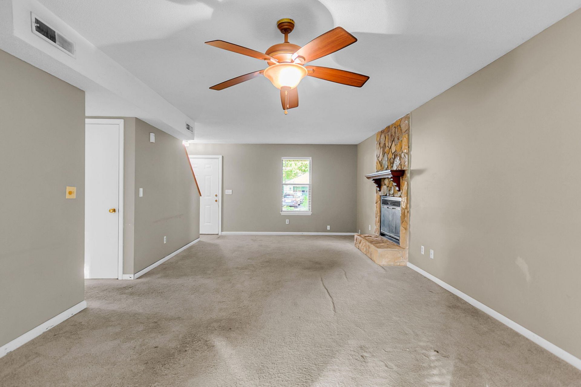 105 Bridgecreek Drive Photo 8